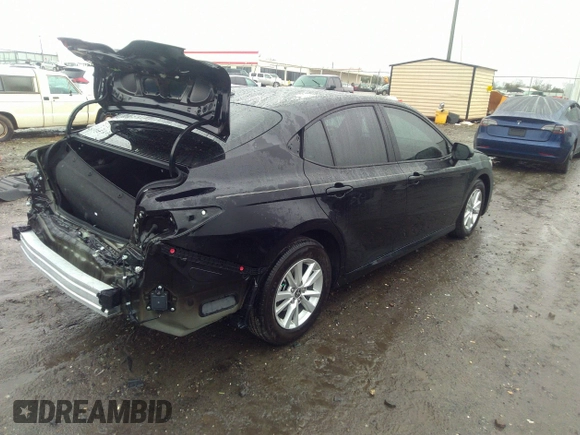 2025 Toyota Camry LE with VIN 4T1DAACK5SU060431, listed as a IAAI auction lot 41552223 with 2,490 mi miles and . Bid and sale history available at DreamBid. Image 4.