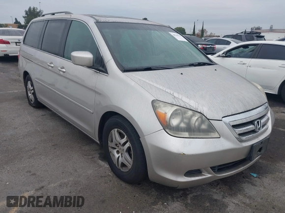 2007 Honda Odyssey EX-L with VIN 5FNRL38647B413026, listed as a IAAI auction lot 41824641 with 221,480 mi miles. Bid and sale history available at carsss.com. Image 1.