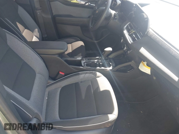 2024 Chevrolet TrailBlazer LT with VIN KL79MPSL8RB163750, listed as a IAAI auction lot 42038718 with 17,606 mi miles. Bid and sale history available at carsss.com. Image 5.