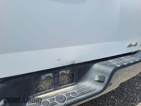 2011 Toyota Tundra with VIN 5TFUY5F1XBX198815, listed as a IAAI auction lot 42571444 with 281,114 mi miles and . Bid and sale history available at DreamBid. Image 8.