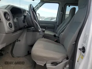 2013 Ford Econoline Passenger XL z VIN 1FBNE3BL6DDA95344, wystawiony jako Copart lot #53704825 z przebiegiem 204 281 mil mil oraz Czysty tytuł • Clean title. Historia ofert i sprzedaży dostępna na DreamBid. Obrazek 7.