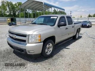 2008 Chevrolet Silverado 1500 1LT with VIN 3GCEC13068G223245, listed as a Copart auction lot 50980115 with 304,965 mi miles and Clean Title. Bid and sale history available at DreamBid. Image 1.