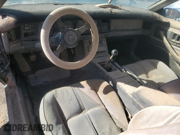 1983 Pontiac Firebird z VIN 1G2AS87H4DL227631, wystawiony jako Copart lot #73381454 z przebiegiem 92 009 mil mil oraz Czysty tytuł • Clean title. Historia ofert i sprzedaży dostępna na DreamBid. Obrazek 8.