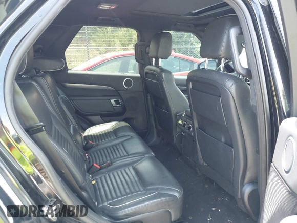 2017 Land Rover Discovery HSE z VIN SALRRBBV1HA021519, wystawiony jako IAAI lot #42234700 z przebiegiem Nie podano mil oraz . Historia ofert i sprzedaży dostępna na DreamBid. Obrazek 8.