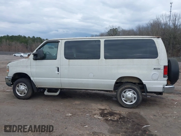 2011 Ford Econoline Passenger XL with VIN 1FBNE3BL1BDA10892, listed as a IAAI auction lot 41501542 with 33,794 mi miles. Bid and sale history available at carsss.com. Image 14.