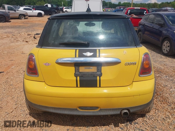 2007 MINI Hardtop with VIN WMWMF33557TT56622, listed as a IAAI auction lot 42227758 with 145,258 mi miles and . Bid and sale history available at DreamBid. Image 16.