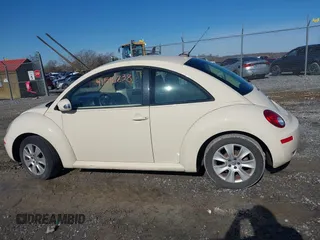 2008 Volkswagen New Beetle Coupe S with VIN 3VWPW31C58M505917, listed as a IAAI auction lot 41510238 with 64,596 mi miles. Bid and sale history available at carsss.com. Image 15.