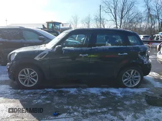 2013 MINI Countryman with VIN WMWZB3C53DWM08700, listed as a IAAI auction lot 41402093 with 71,109 mi miles and . Bid and sale history available at DreamBid. Image 15.