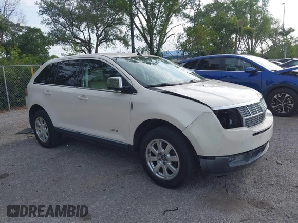 2008 Lincoln MKX with VIN 2LMDU68C98BJ40078, listed as a IAAI auction lot 41910778 with 213,209 mi miles. Bid and sale history available at carsss.com. Image 1.