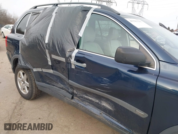 2004 Volvo XC90 with VIN YV1CM59H741117317, listed as a IAAI auction lot 41581357 with 300,681 mi miles. Bid and sale history available at carsss.com. Image 6.