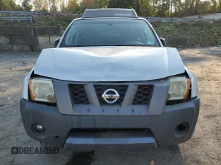 2005 Nissan Xterra SE z VIN 5N1AN08W55C613800, wystawiony jako Copart lot #75808284 z przebiegiem 135 127 mil mil oraz Szkoda całkowita • Salvage title. Historia ofert i sprzedaży dostępna na DreamBid. Obrazek 5.
