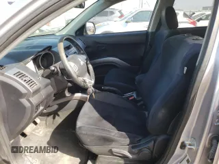 2007 Mitsubishi Outlander LS z VIN JA4MT31X57Z012313, wystawiony jako Copart lot #48812055 z przebiegiem 139 066 mil mil oraz Szkoda całkowita • Salvage title. Historia ofert i sprzedaży dostępna na DreamBid. Obrazek 7.