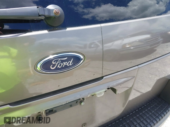 2002 Ford Explorer XLT с VIN 1FMZU63E52ZB20375, выставлен на аукционе IAAI как лот 42208470 с пробегом 258 251 миль миль и . История ставок и продаж доступна на DreamBid. Изображение 15.