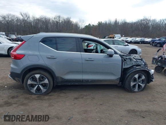 2024 Volvo XC40 Plus Bright Theme with VIN YV4L12UE4R2307794, listed as a IAAI auction lot 41694542 with 11,516 mi miles. Bid and sale history available at carsss.com. Image 13.