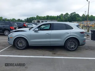 2021 Porsche Cayenne Turbo с VIN WP1AF2AY3MDA36233, выставлен на аукционе IAAI как лот 42624234 с пробегом 41 539 миль миль и . История ставок и продаж доступна на DreamBid. Изображение 14.