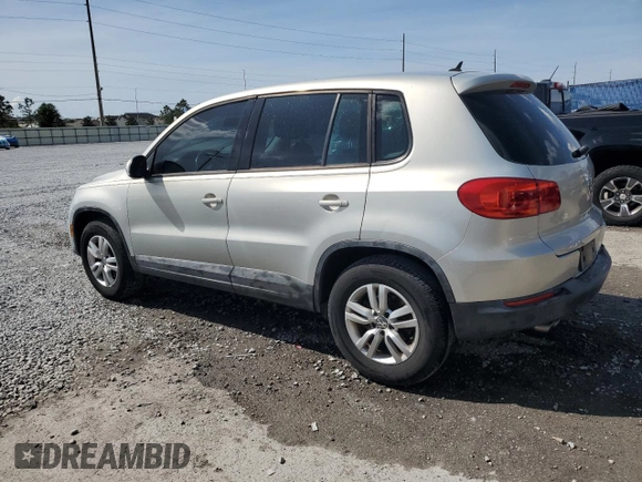 2012 Volkswagen Tiguan SE z VIN WVGAV7AX0CW509206, wystawiony jako Copart lot #52226395 z przebiegiem 108 922 mil mil oraz Szkody całkowita. Historia ofert i sprzedaży dostępna na DreamBid. Obrazek 2.