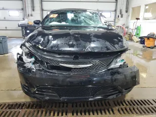 2015 Chrysler 200 S z VIN 1C3CCCBB1FN631957, wystawiony jako Copart lot #59207135 z przebiegiem Nie podano mil oraz Szkoda całkowita • Salvage title. Historia ofert i sprzedaży dostępna na DreamBid. Obrazek 5.