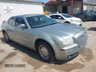 2006 Chrysler 300 z VIN 2C3KA53G36H111047, wystawiony jako IAAI lot #42429537 z przebiegiem 204 858 mil mil oraz . Historia ofert i sprzedaży dostępna na DreamBid. Obrazek 1.