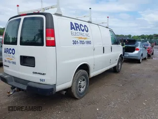 2006 Chevrolet City Express Cargo z VIN 1GCHG35V861259178, wystawiony jako IAAI lot #42306768 z przebiegiem 145 903 mil mil oraz . Historia ofert i sprzedaży dostępna na DreamBid. Obrazek 4.