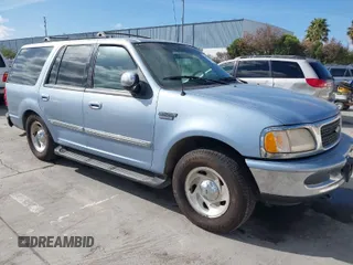 1998 Ford Expedition XLT z VIN 1FMPU18L8WLA56178, wystawiony jako IAAI lot #41920438 z przebiegiem 270 941 mil mil oraz . Historia ofert i sprzedaży dostępna na DreamBid. Obrazek 1.