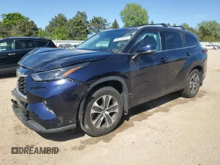 2022 Toyota Highlander XLE z VIN 5TDGZRBH8NS573003, wystawiony jako Copart lot #56254485 z przebiegiem 19 293 mil mil oraz Szkoda całkowita • Salvage title. Historia ofert i sprzedaży dostępna na DreamBid. Obrazek 1.