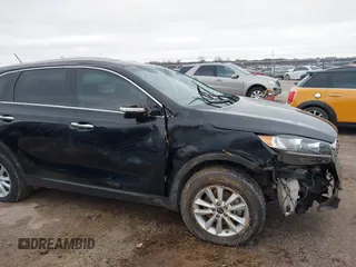 2019 Kia Sorento L with VIN 5XYPG4A33KG534780, listed as a IAAI auction lot 41563396 with 49,468 mi miles. Bid and sale history available at carsss.com. Image 6.
