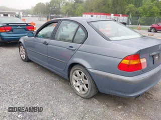 2004 BMW 3 Series 325i with VIN WBAEV33494KR35113, listed as a IAAI auction lot 42170200 with 153,671 mi miles and . Bid and sale history available at carsss.com. Image 3.