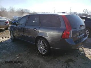 2010 Volvo V50 with VIN YV1382MW5A2531338, listed as a Copart auction lot 41870195 with 0 mi miles and Non Repairable. Bid and sale history available at carsss.com. Image 2.
