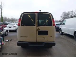 2008 GMC Savana Cargo Van with VIN 1GTGG25CX81235617, listed as a IAAI auction lot 41353274 with 209,888 mi miles. Bid and sale history available at carsss.com. Image 17.