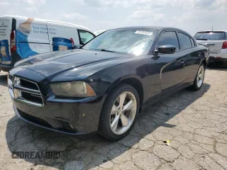 2014 Dodge Charger SXT z VIN 2C3CDXHG8EH315647, wystawiony jako Copart lot #59702655 z przebiegiem 172 327 mil mil oraz Czysty tytuł • Clean title. Historia ofert i sprzedaży dostępna na DreamBid. Obrazek 1.