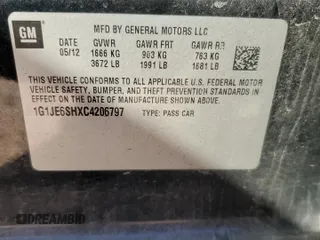 2012 Chevrolet Sonic LTZ z VIN 1G1JE6SHXC4206797, wystawiony jako Copart lot #48520535 z przebiegiem 117 350 mil mil oraz Czysty tytuł • Clean title. Historia ofert i sprzedaży dostępna na DreamBid. Obrazek 12.