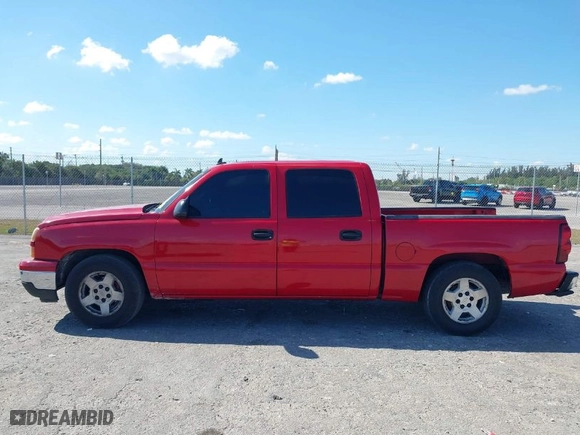 2006 Chevrolet Silverado 1500 LT1 with VIN 2GCEC13T461118817, listed as a IAAI auction lot 41886100 with 281,924 mi miles. Bid and sale history available at carsss.com. Image 15.