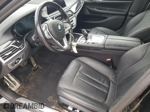 2019 BMW 7 Series 740i xDrive with VIN WBA7E4C52KGV70538, listed as a Copart auction lot 39724903 with 37,137 mi miles. Bid and sale history available at carsss.com. Image 7.