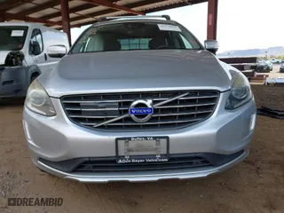 2015 Volvo XC60 T6 Platinum with VIN YV4902RMXF2719971, listed as a IAAI auction lot 41970301 with 63,399 mi miles. Bid and sale history available at carsss.com. Image 12.