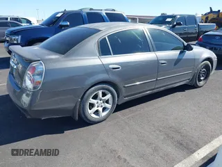 2005 Nissan Altima 3.5 SE with VIN 1N4BL11D45N455716, listed as a IAAI auction lot 41658611 with 1 mi miles. Bid and sale history available at carsss.com. Image 4.