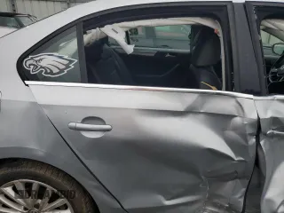 2015 Volkswagen Jetta SE с VIN 3VWD17AJ2FM350408, выставлен на аукционе Copart как лот 60422495 с пробегом 137 473 миль миль и Списание • Salvage title. История ставок и продаж доступна на DreamBid. Изображение 10.