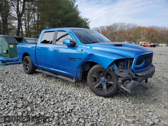 2018 Ram 1500 Sport z VIN 1C6RR7MT5JS192572, wystawiony jako Copart lot #52453335 z przebiegiem 105 843 mil mil oraz Szkoda całkowita • Salvage title. Historia ofert i sprzedaży dostępna na DreamBid. Obrazek 4.