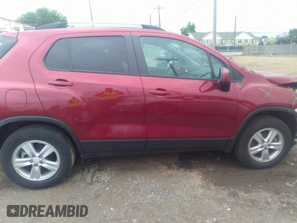 2021 Chevrolet Trax LT with VIN KL7CJPSM4MB367798, listed as a IAAI auction lot 37214815 with 17,642 mi miles. Bid and sale history available at carsss.com. Image 13.