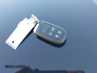 2019 Jeep Cherokee Latitude Plus с VIN 1C4PJMLB2KD314292, выставлен на аукционе IAAI как лот 42215816 с пробегом 131 126 миль миль и . История ставок и продаж доступна на DreamBid. Изображение 11.