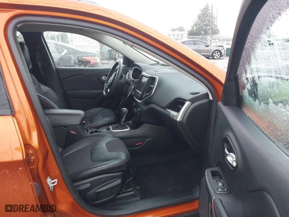 2015 Jeep Cherokee Trailhawk with VIN 1C4PJMBS5FW502185, listed as a IAAI auction lot 41535588 with 81,361 mi miles. Bid and sale history available at carsss.com. Image 5.