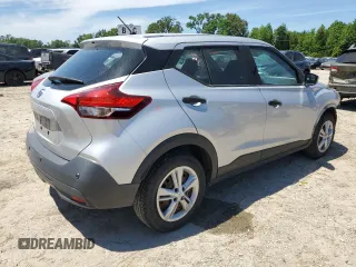 2020 Nissan Kicks S z VIN 3N1CP5BV6LL506957, wystawiony jako Copart lot #56199275 z przebiegiem 32 686 mil mil oraz Szkoda całkowita • Salvage title. Historia ofert i sprzedaży dostępna na DreamBid. Obrazek 3.