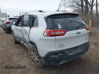2015 Jeep Cherokee Limited with VIN 1C4PJMDB7FW584076, listed as a IAAI auction lot 41712661 with 183,000 mi miles and . Bid and sale history available at DreamBid. Image 3.