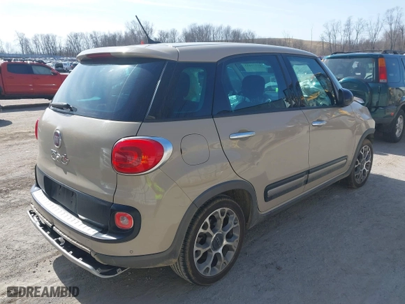 2014 FIAT 500L Trekking with VIN ZFBCFADH9EZ021078, listed as a IAAI auction lot 41773433 with 1 mi miles. Bid and sale history available at carsss.com. Image 4.