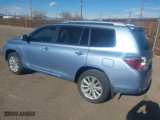 2008 Toyota Highlander Hybrid Limited with VIN JTEEW44A382002576, listed as a IAAI auction lot 41831706 with 211,978 mi miles. Bid and sale history available at carsss.com. Image 3.