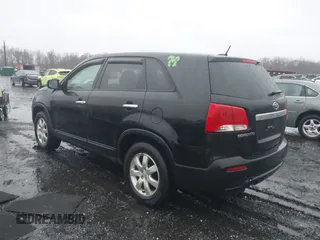 2011 Kia Sorento LX with VIN 5XYKT3A18BG151447, listed as a IAAI auction lot 41730665 with 195,187 mi miles. Bid and sale history available at carsss.com. Image 3.