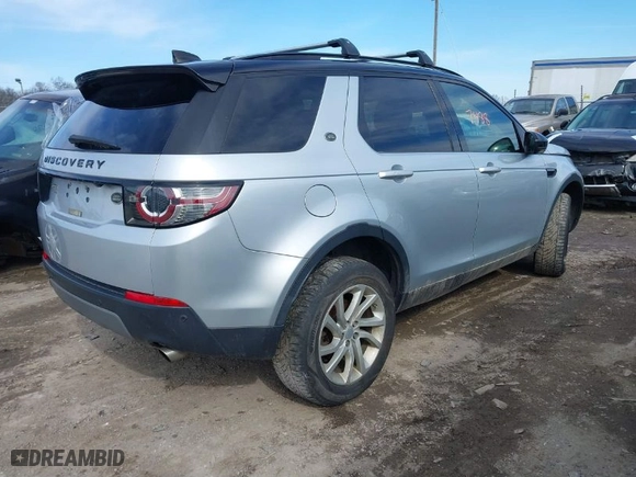 2018 Land Rover Discovery Sport HSE with VIN SALCR2RX6JH760704, listed as a IAAI auction lot 41587488 with 61,810 mi miles. Bid and sale history available at carsss.com. Image 4.
