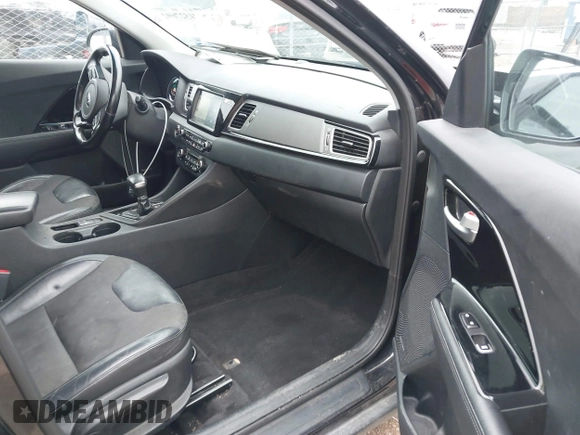 2017 Kia Niro Touring Launch Edition with VIN KNDCC3LC2H5078662, listed as a IAAI auction lot 41527692 with 100,269 mi miles. Bid and sale history available at carsss.com. Image 5.