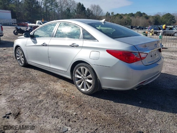 2011 Hyundai Sonata SE with VIN 5NPEC4ABXBH204797, listed as a IAAI auction lot 41655470 with 113,547 mi miles. Bid and sale history available at carsss.com. Image 3.