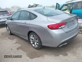 2015 Chrysler 200 S z VIN 1C3CCCBG1FN735571, wystawiony jako IAAI lot #42231495 z przebiegiem 95 423 mil mil oraz . Historia ofert i sprzedaży dostępna na DreamBid. Obrazek 3.