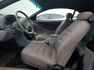 1994 Ford Mustang z VIN 1FALP45T2RF214782, wystawiony jako Copart lot #83860474 z przebiegiem 164 464 mil mil oraz Szkoda całkowita • Salvage title. Historia ofert i sprzedaży dostępna na DreamBid. Obrazek 7.